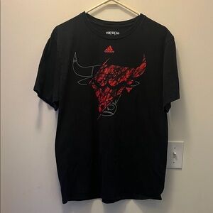 Adidas Chicago bulls Black Tee with Red Graphic size Large